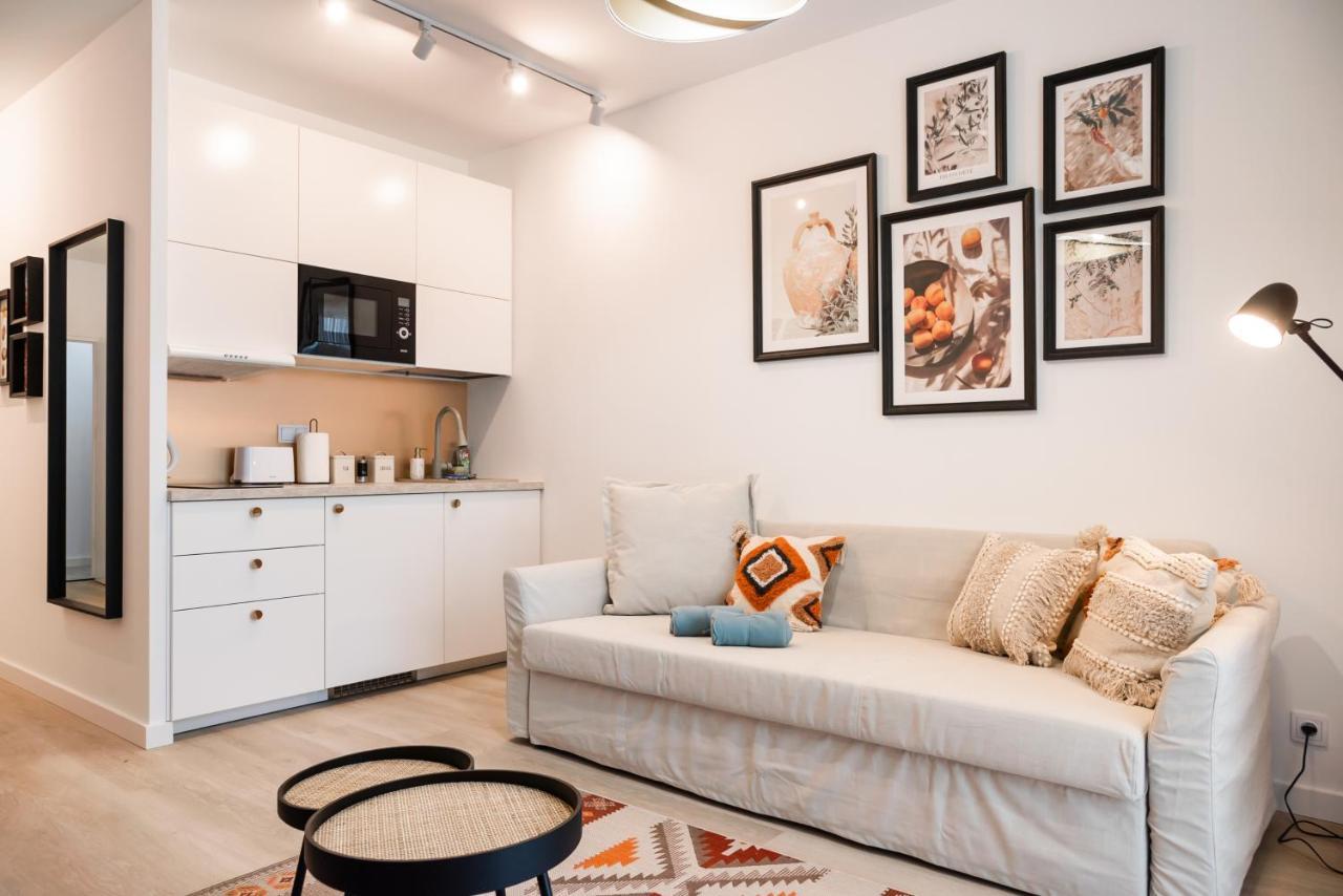 Wola Cosy White Apartment Warszawa Eksteriør billede